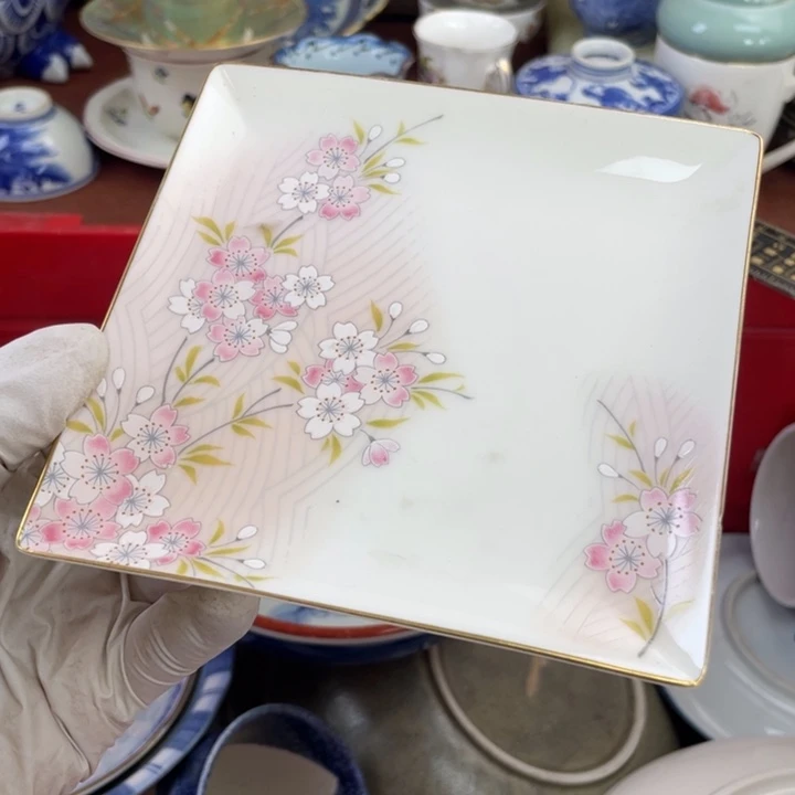 他家瓷器真美…开播了