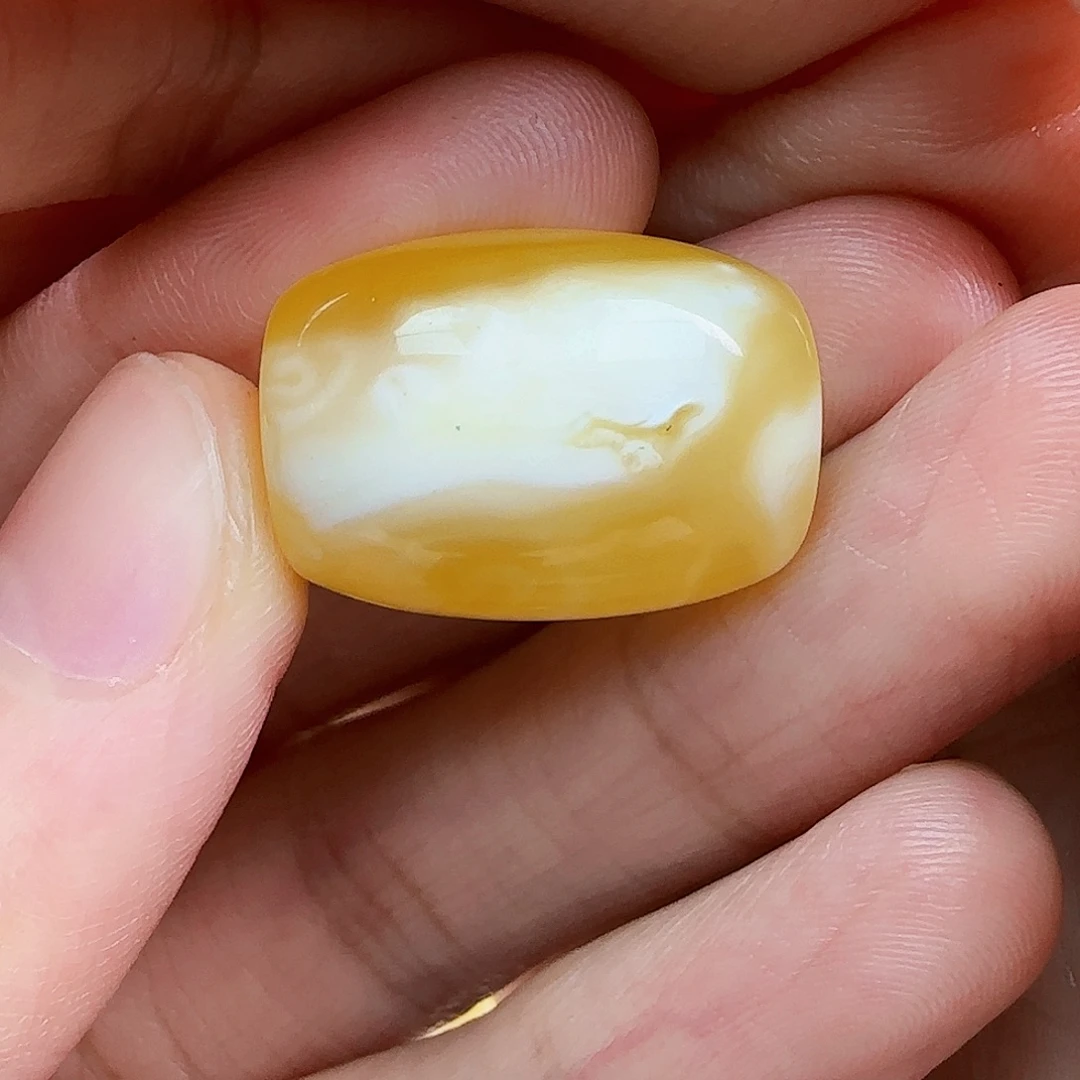 蜜蜡未镶嵌珠宝奇石