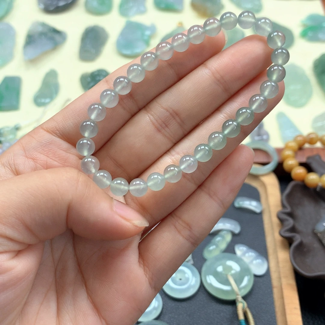 颈饰未镶嵌翡翠手串