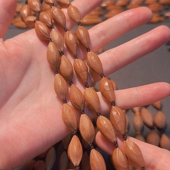 橄榄核手串/手链0.9小瓜子脖挂