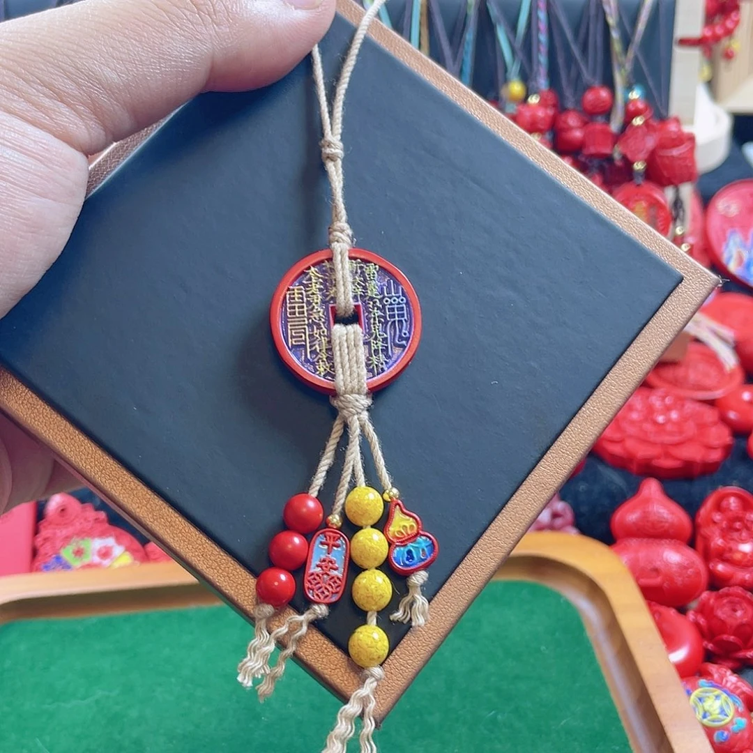 天然辰砂含辰砂工艺品彩绘山鬼花钱手机坠