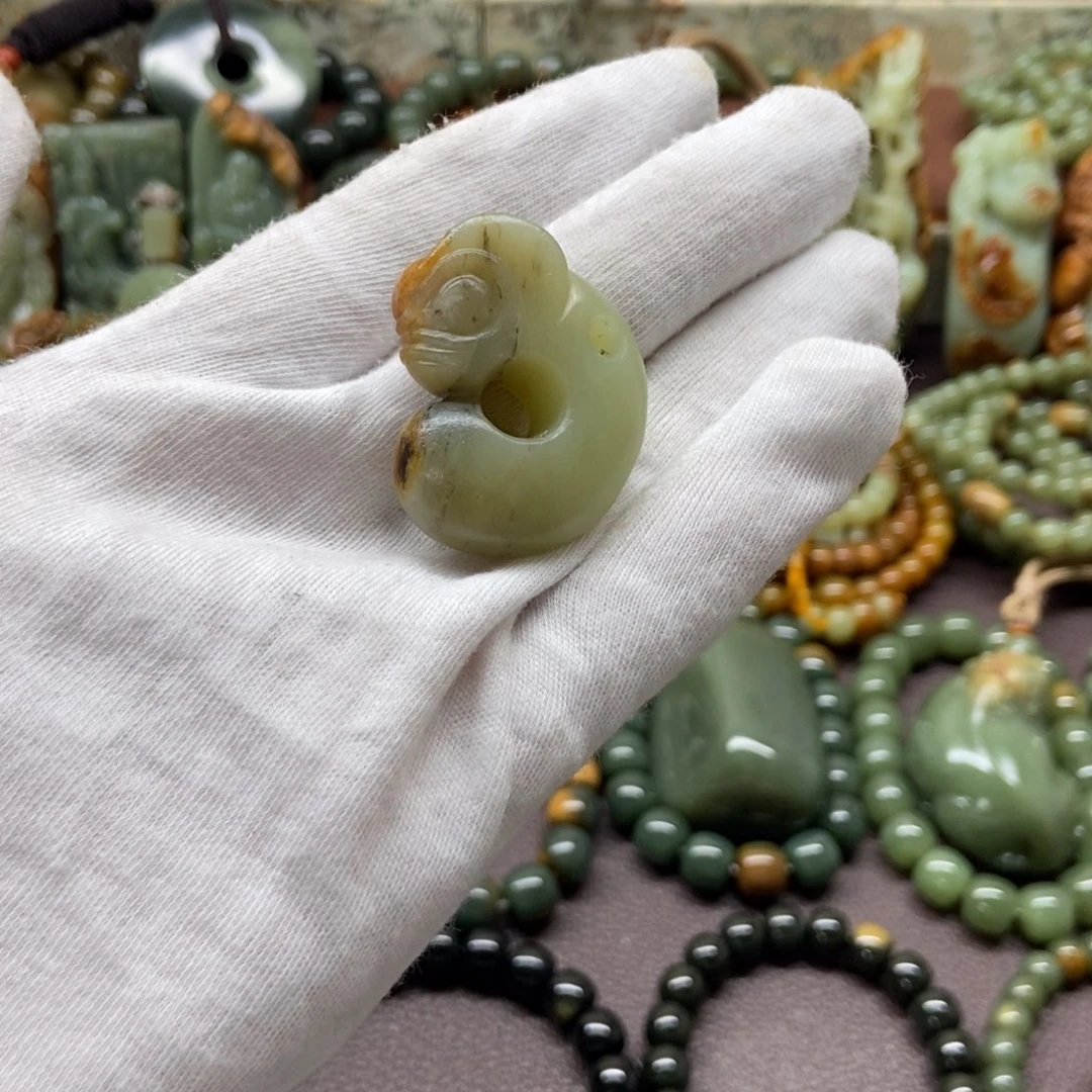 岫岩河磨玉（透闪石质玉）未镶嵌吊坠(不含链)