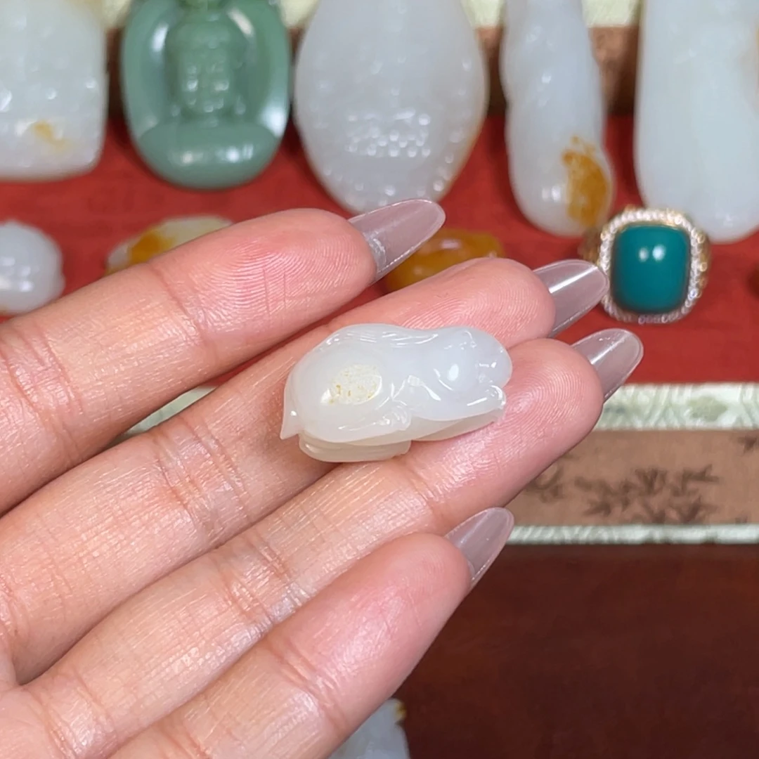 和田玉颈饰未镶嵌小*鼠