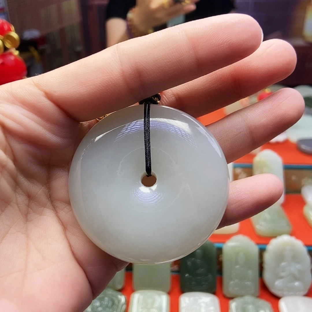 和田玉未镶嵌颈饰苏*～