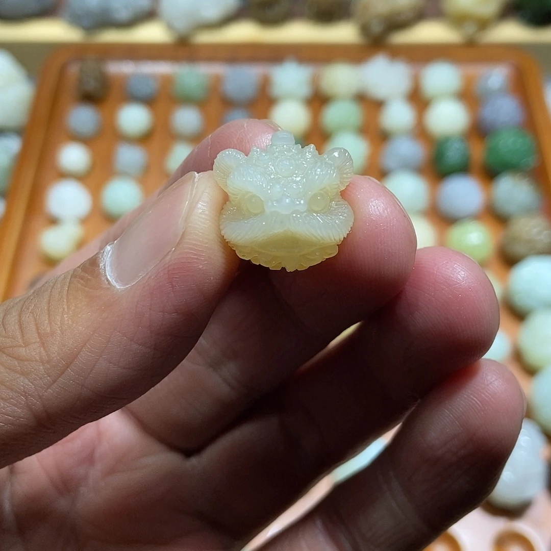 孔***宝颈饰未镶嵌和田玉定制