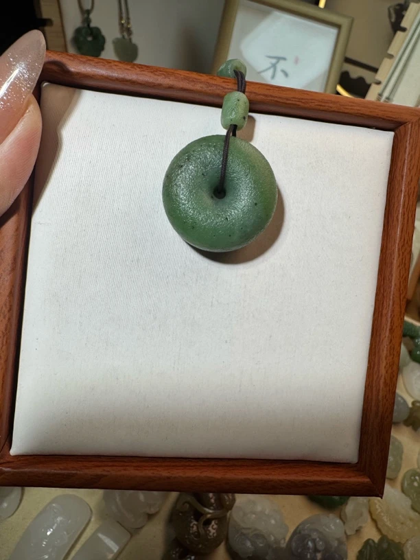 和田玉俄料碧玉平安扣挂件