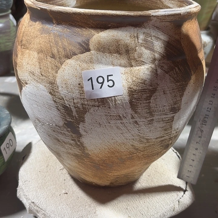 陶摆件高26，口18.5，有孔，195