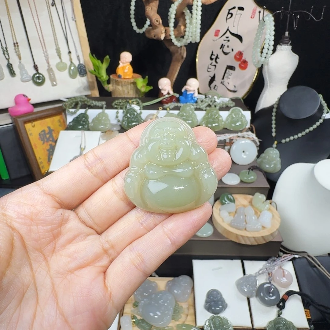 年***板颈饰未镶嵌和田玉