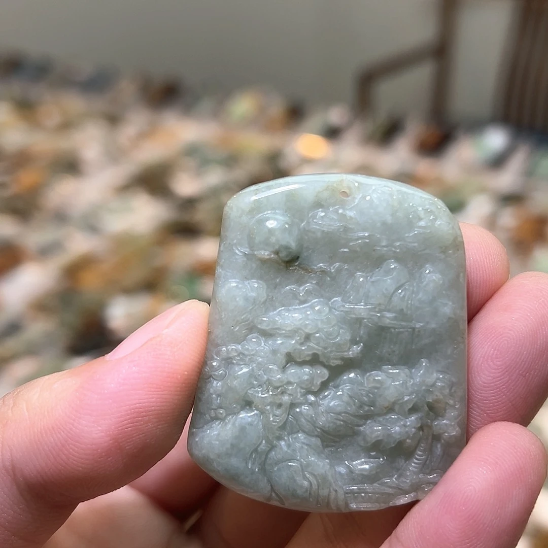 翡翠未镶嵌颈饰挂件