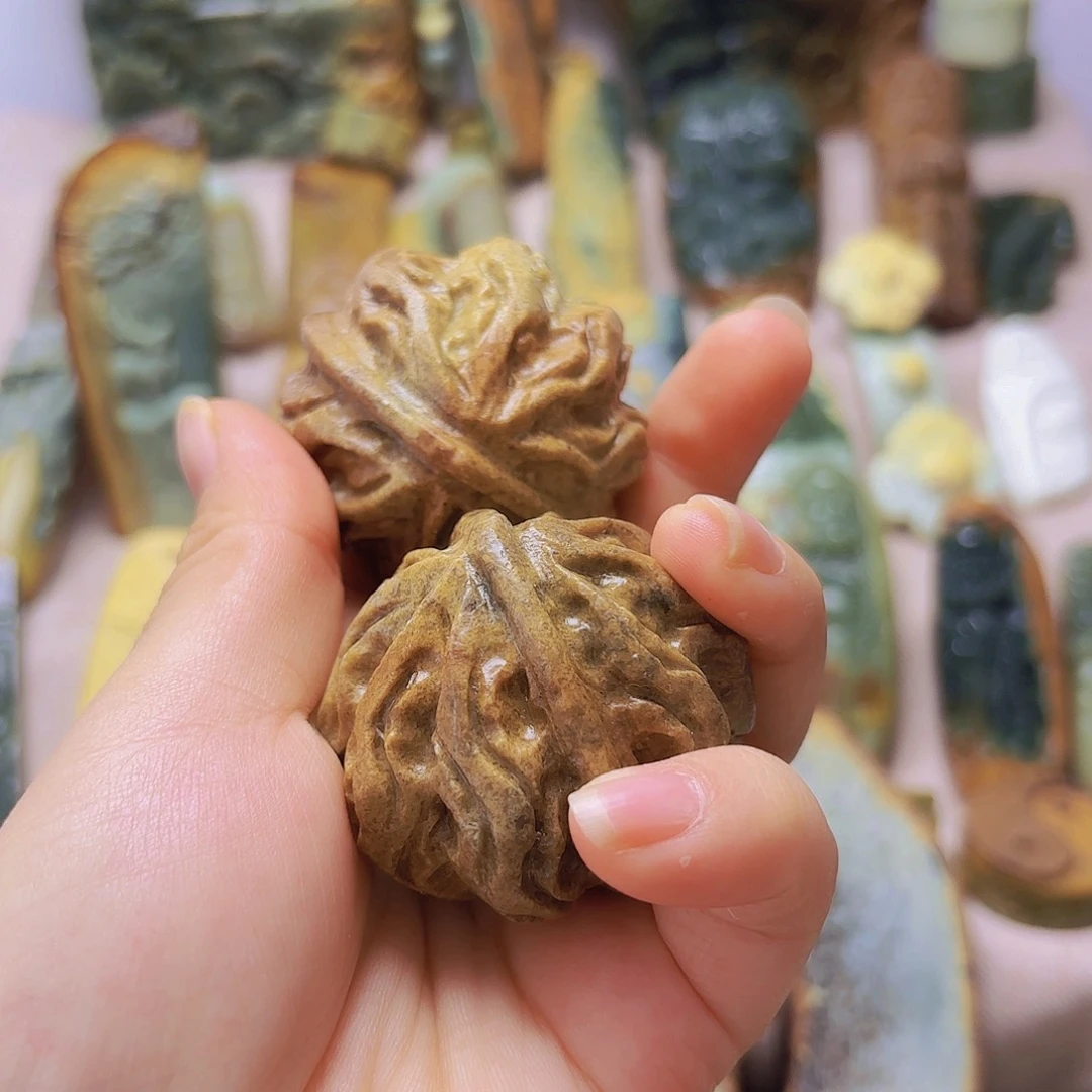 玉***生岫岩河磨玉（透闪石质玉）未镶嵌颈饰