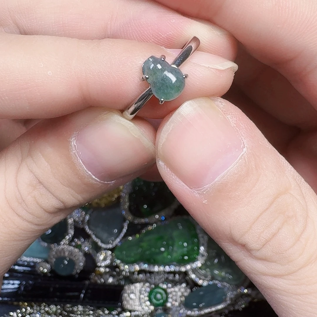 翡翠未镶嵌颈饰天然A货翡翠放漏