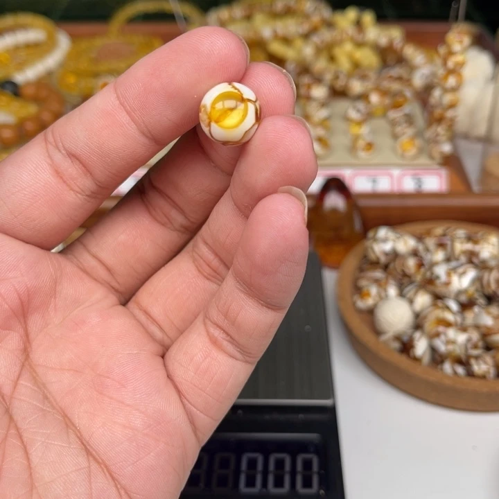 琥珀裸石未镶嵌随*81号