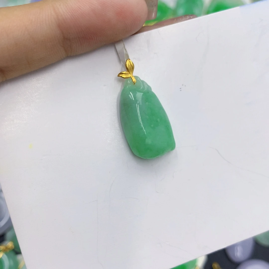 颈饰18K金镶嵌翡翠翡翠