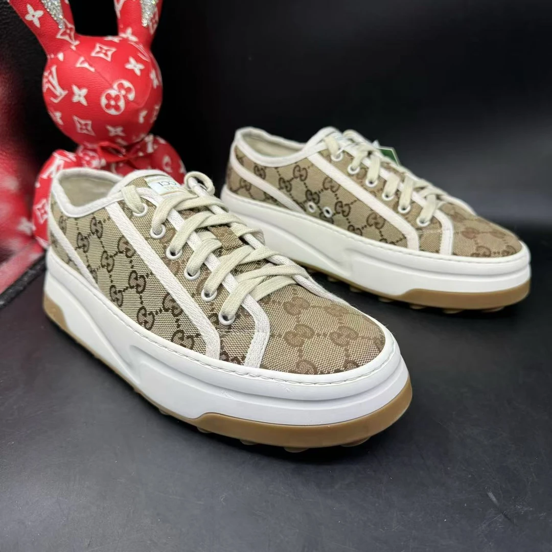 99新 GUCCI/古驰 【AO特惠】41欧码 男士棕色满印胖丁厚底板鞋ao448