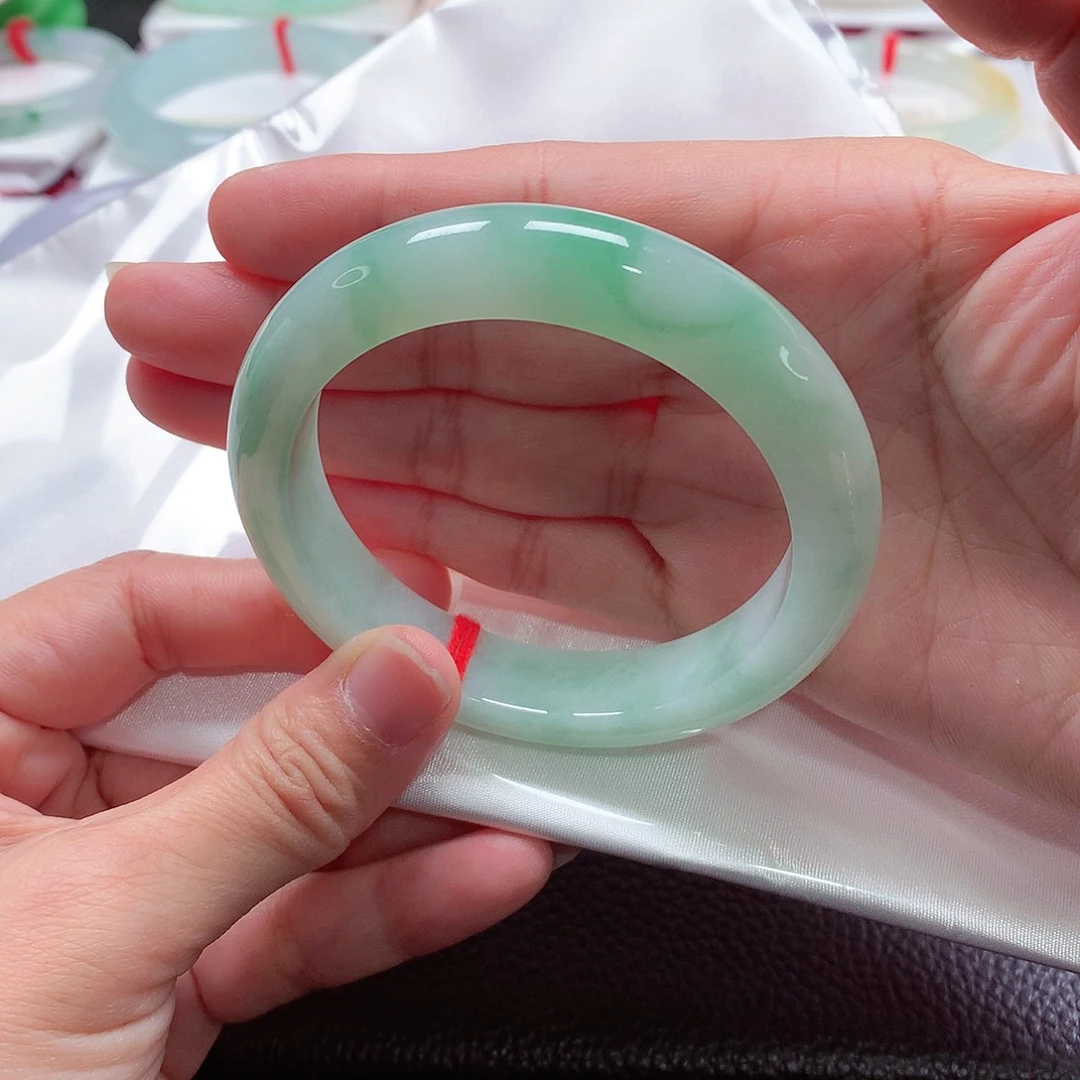 翡翠手镯未镶嵌天然A货翡翠手镯