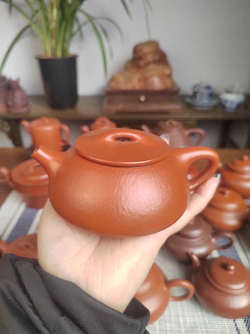 宜兴市丁蜀镇赵庄朱泥全手工景舟石瓢壶