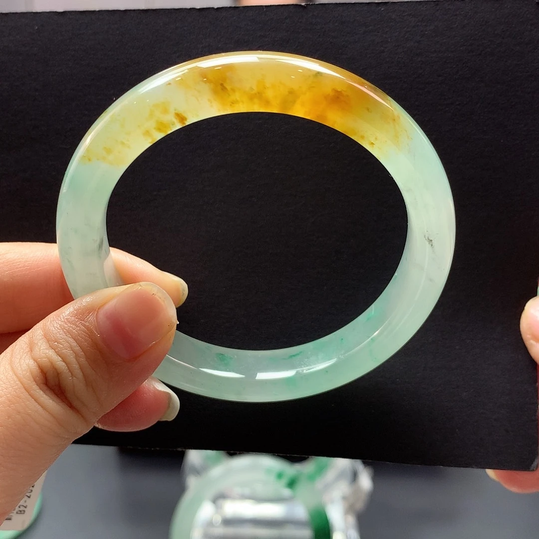 石英质玉手镯未镶嵌胡****）