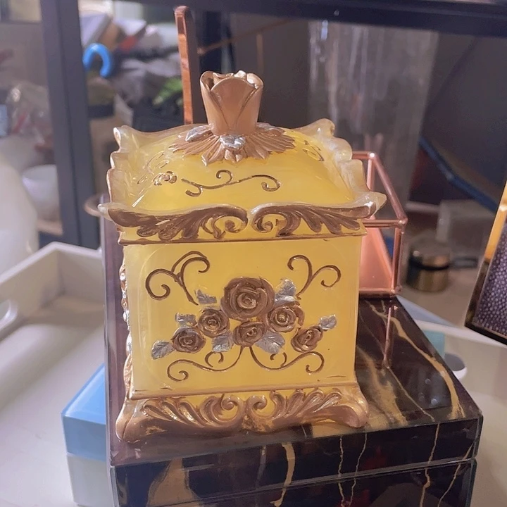 陶瓷花瓶，部分微瑕