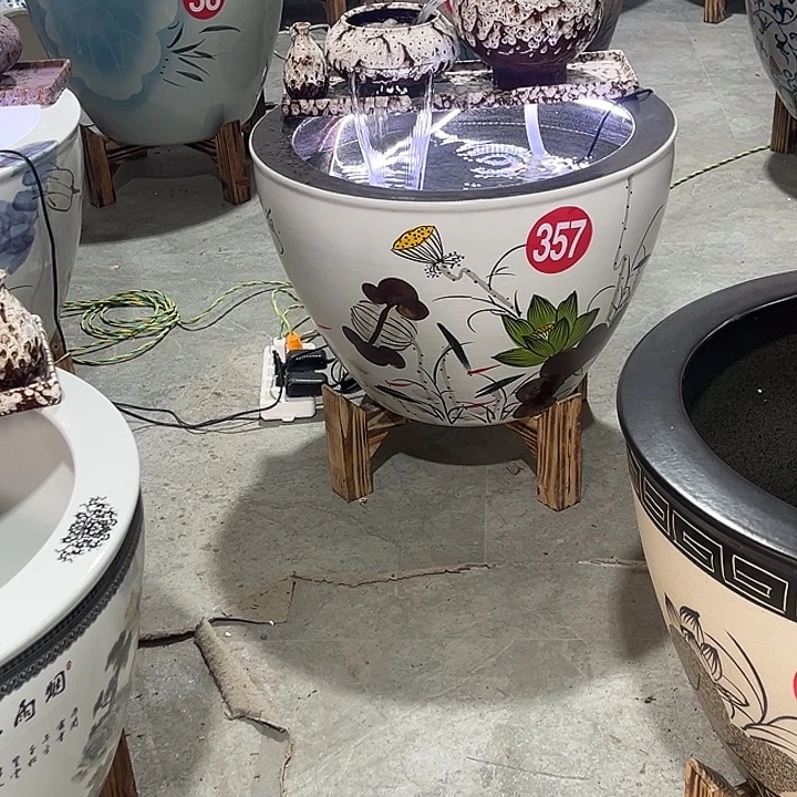 疯***熊景德镇陶瓷鱼缸艺术