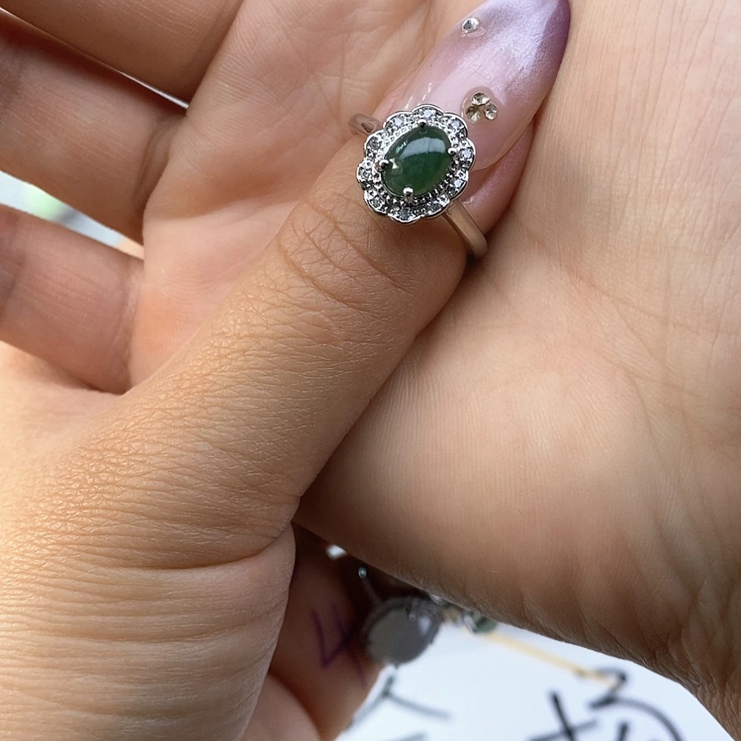 米***辣翡翠未镶嵌戒指缅甸