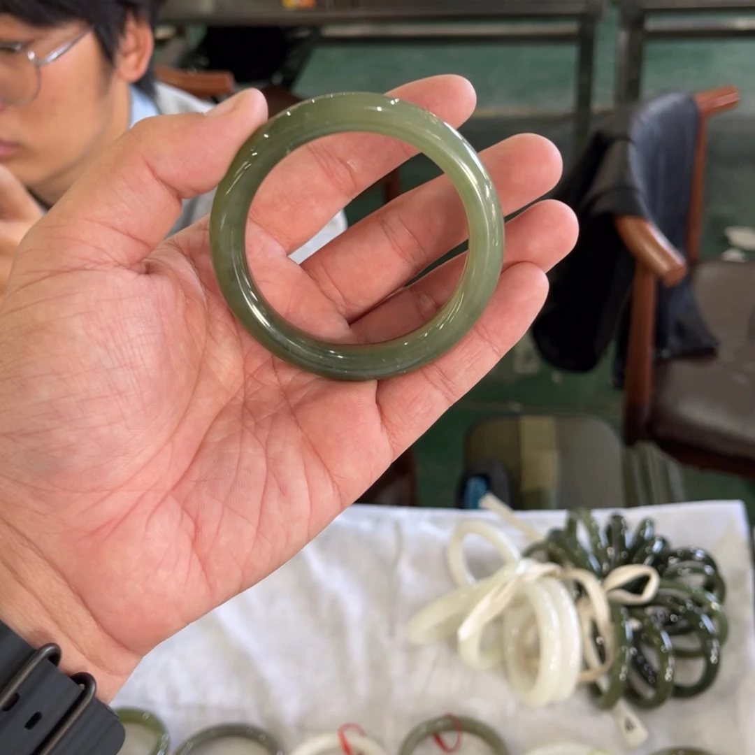 和田玉（糖玉）未镶嵌手镯