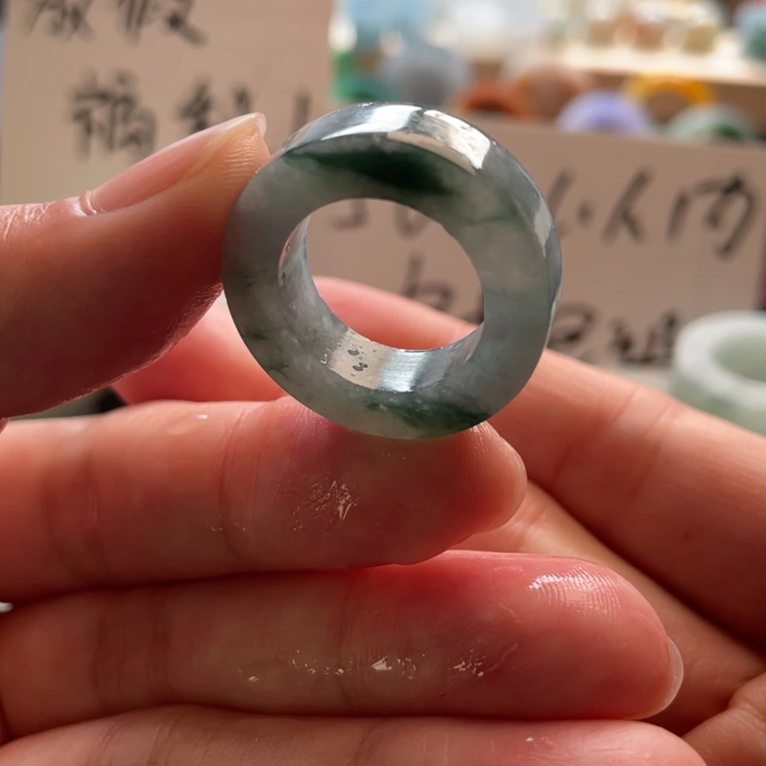 定制翡翠未镶嵌戒指