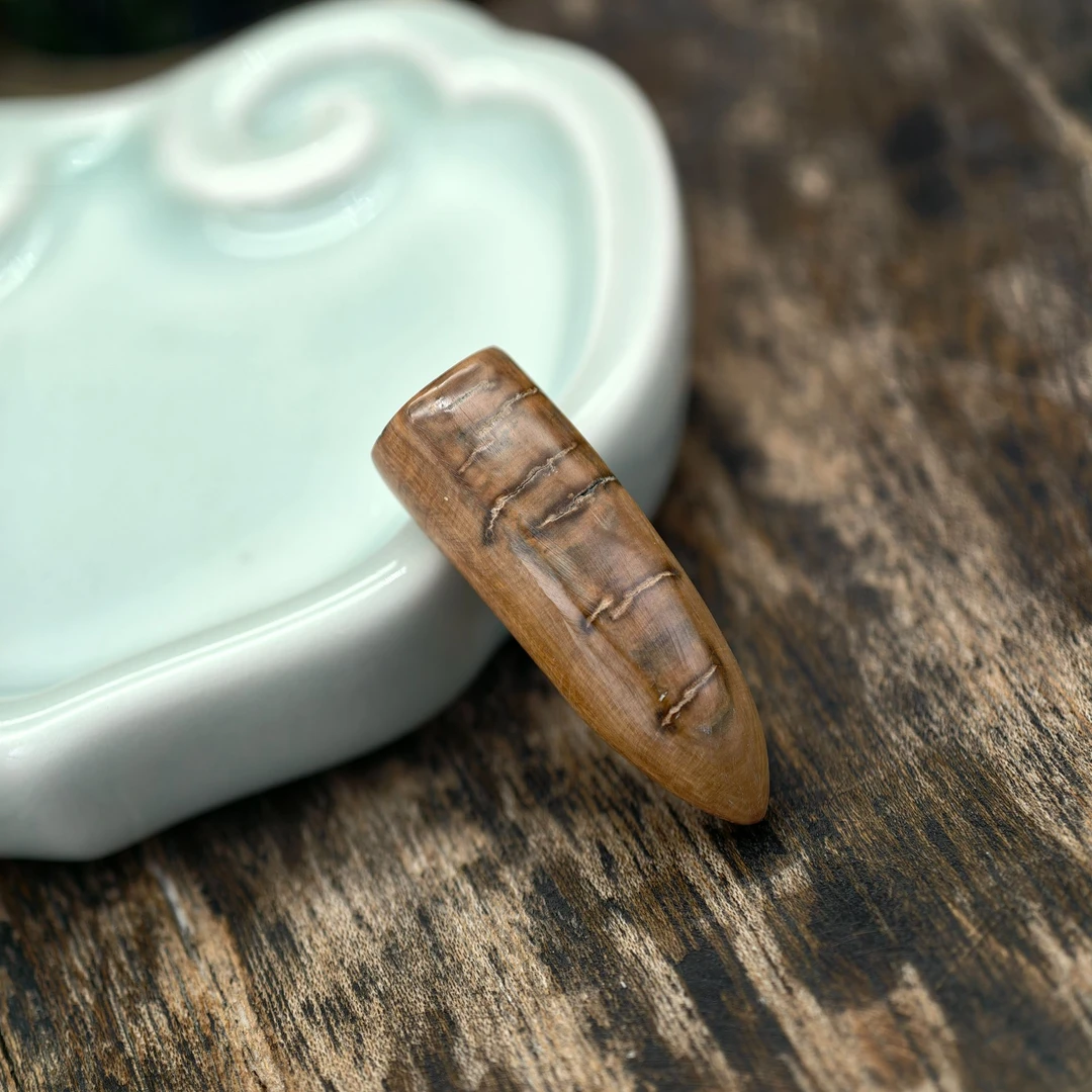 S56精品猛犸象牙30*10MM左右咖色牙尖把件文玩简约挂坠侧挂挂件