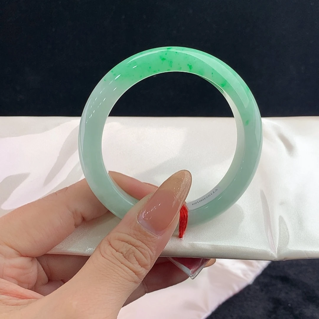 【闪购商品】未镶嵌手镯翡翠正54.8