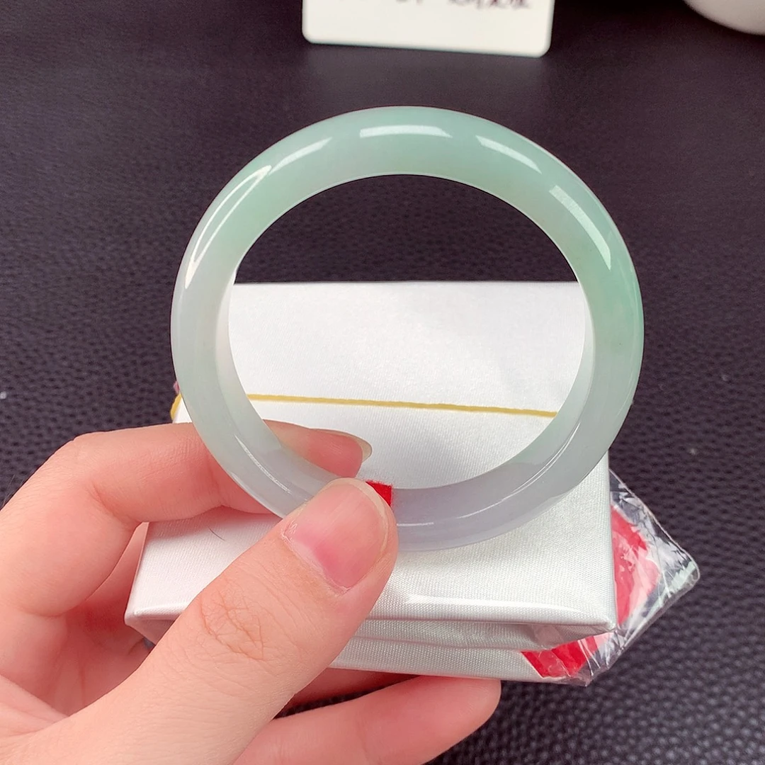 翡翠未镶嵌手镯翡翠