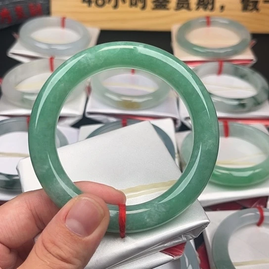 未镶嵌手镯翡翠手镯