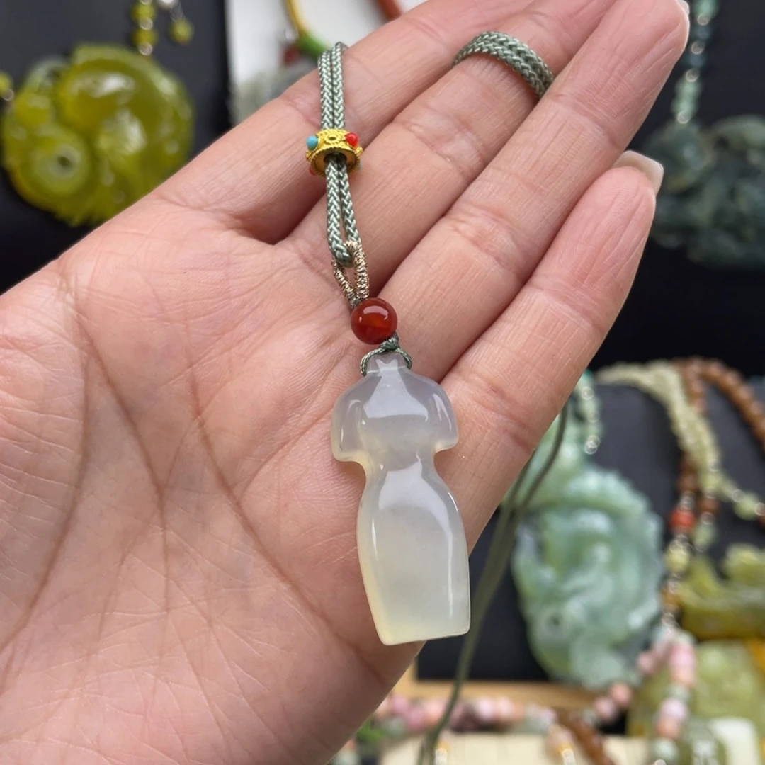 蛇纹石玉未镶嵌颈饰