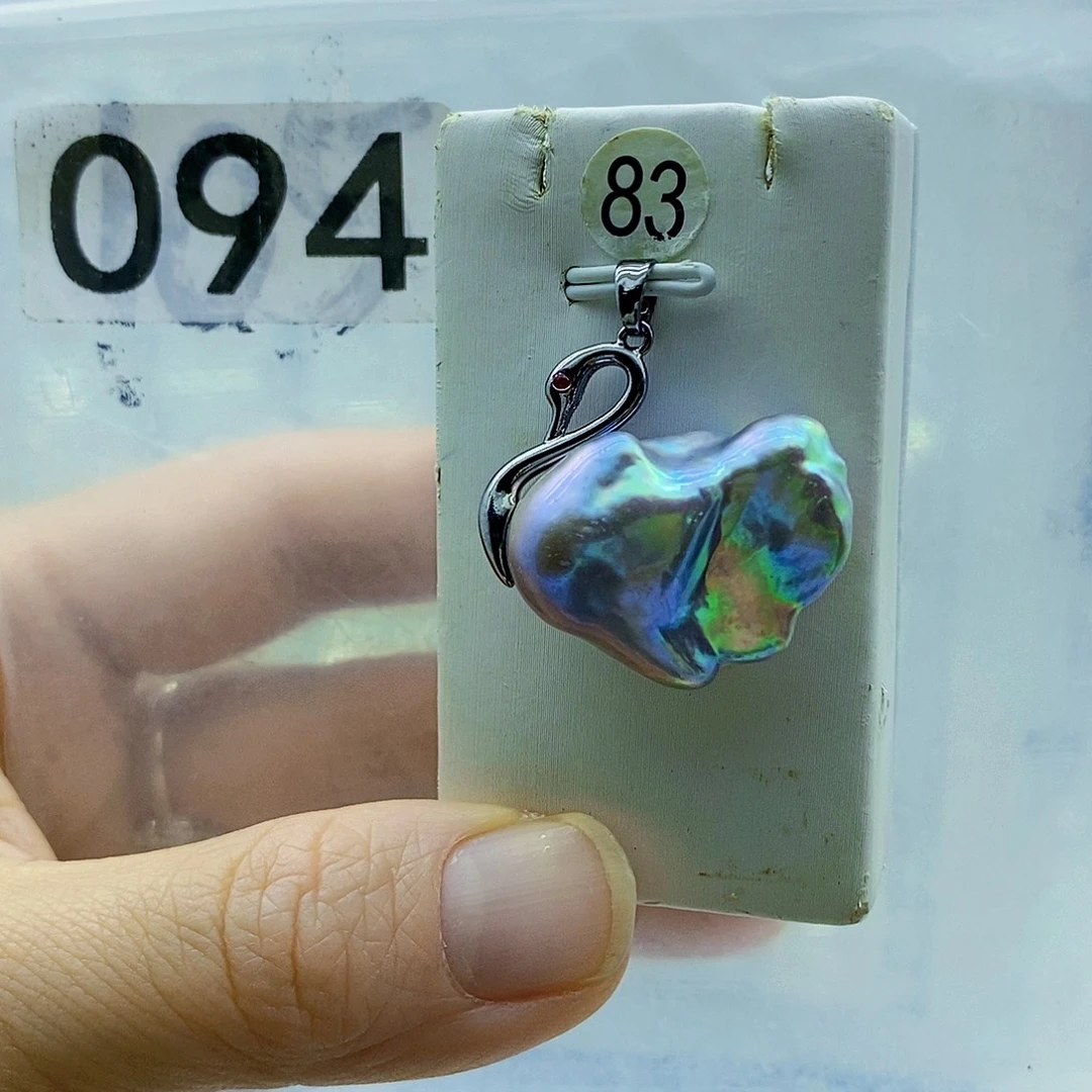 颈饰18K金镶嵌淡水珍珠