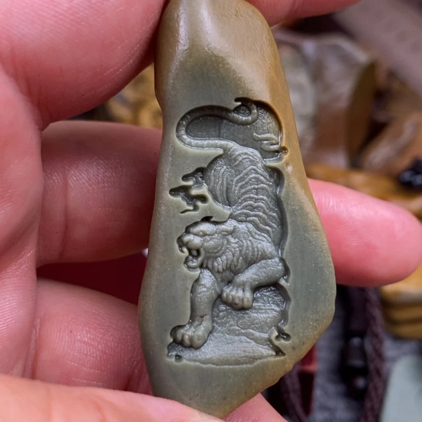 【闪购商品】原石雕刻手把件