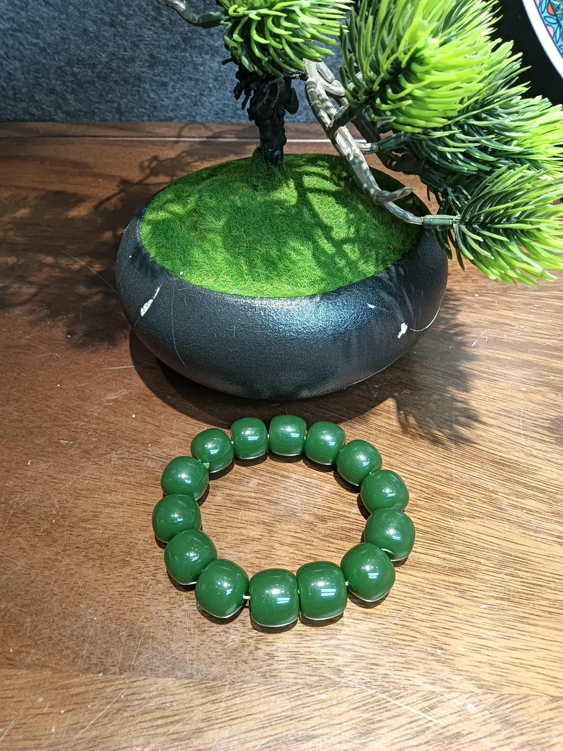 菠菜绿桶珠手串.
