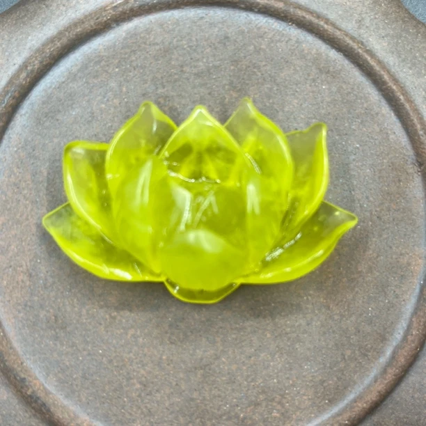 纯天然岫玉莲花吊坠