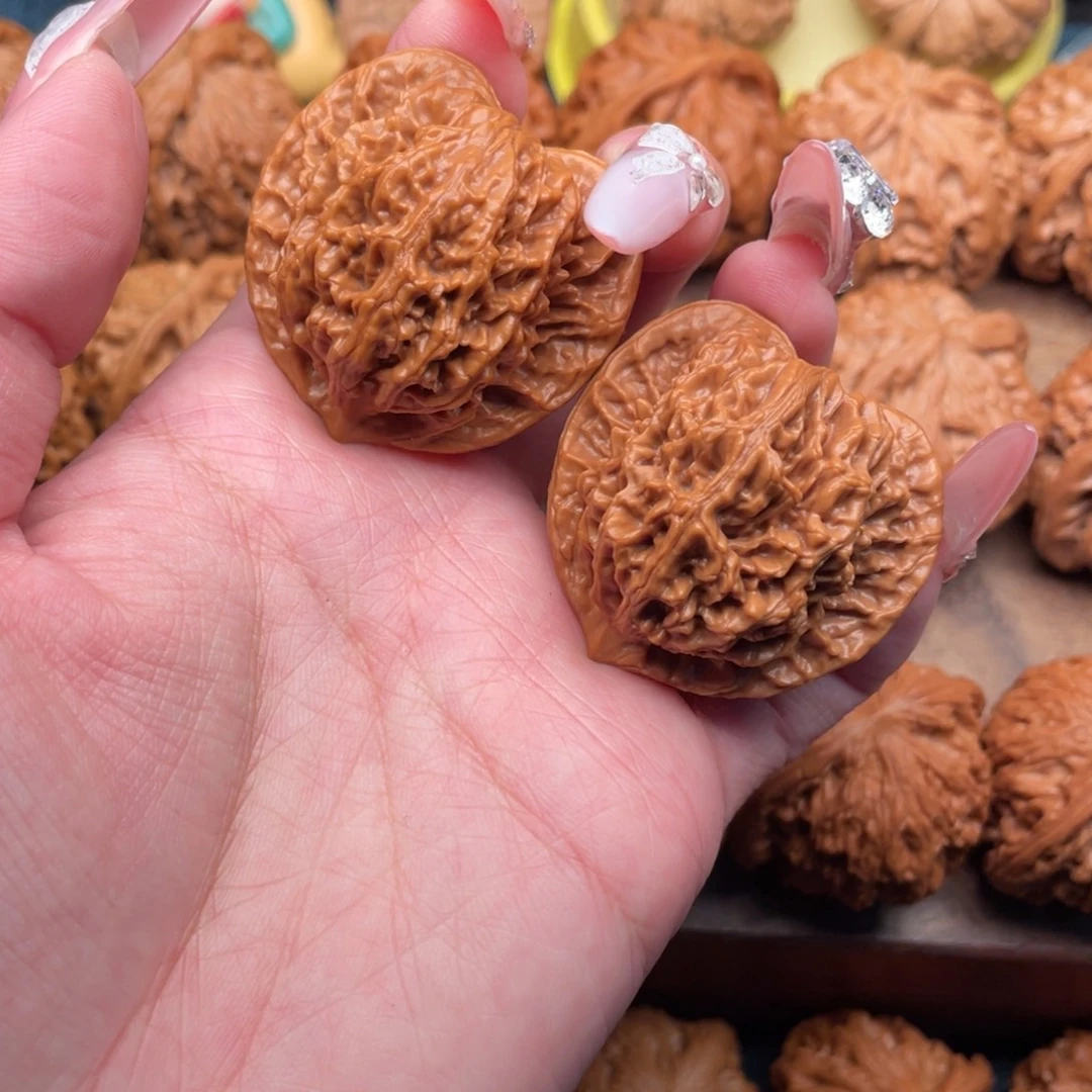 把件文玩核桃全品，桃心盘龙纹40