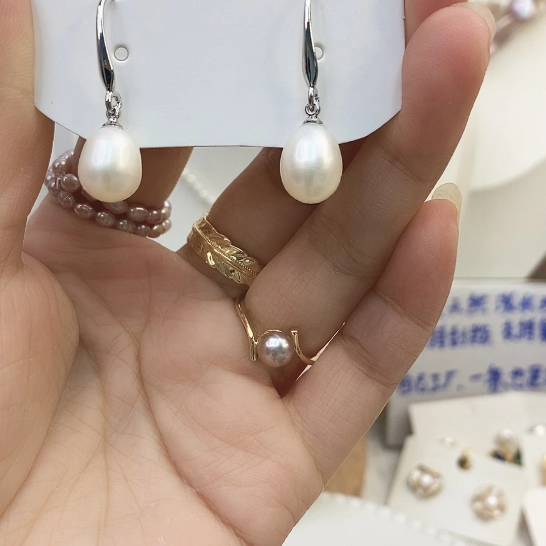 颈饰淡水珍珠钛钢