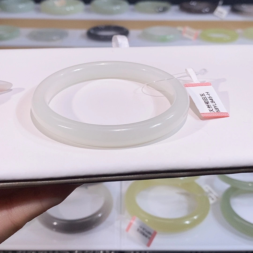 未镶嵌手镯和田玉楠