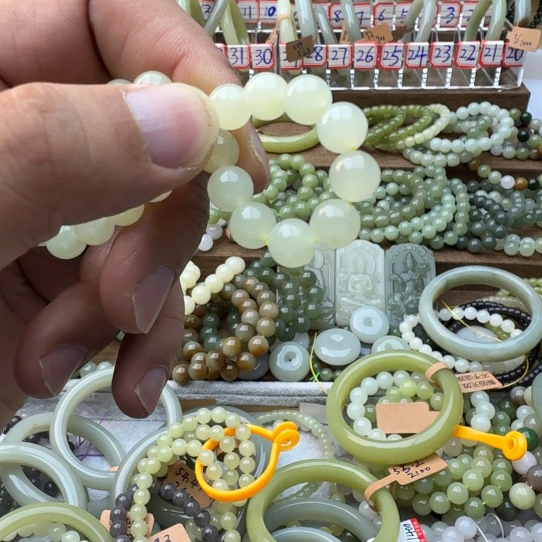 妮***儿和田玉未镶嵌手链