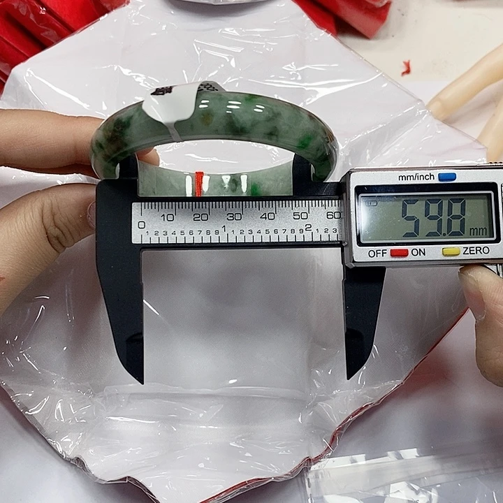 翡翠手镯未镶嵌293