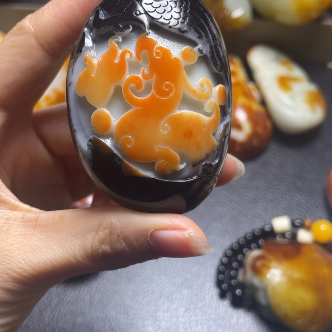 杭***化和田玉未镶嵌颈饰