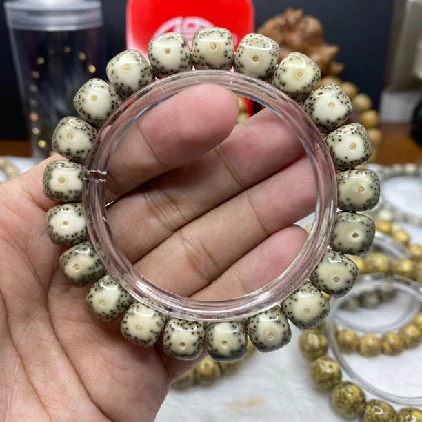 11*10石玉润绿包白大眼睛月朗星稀海南星月菩提手串直销正品保障