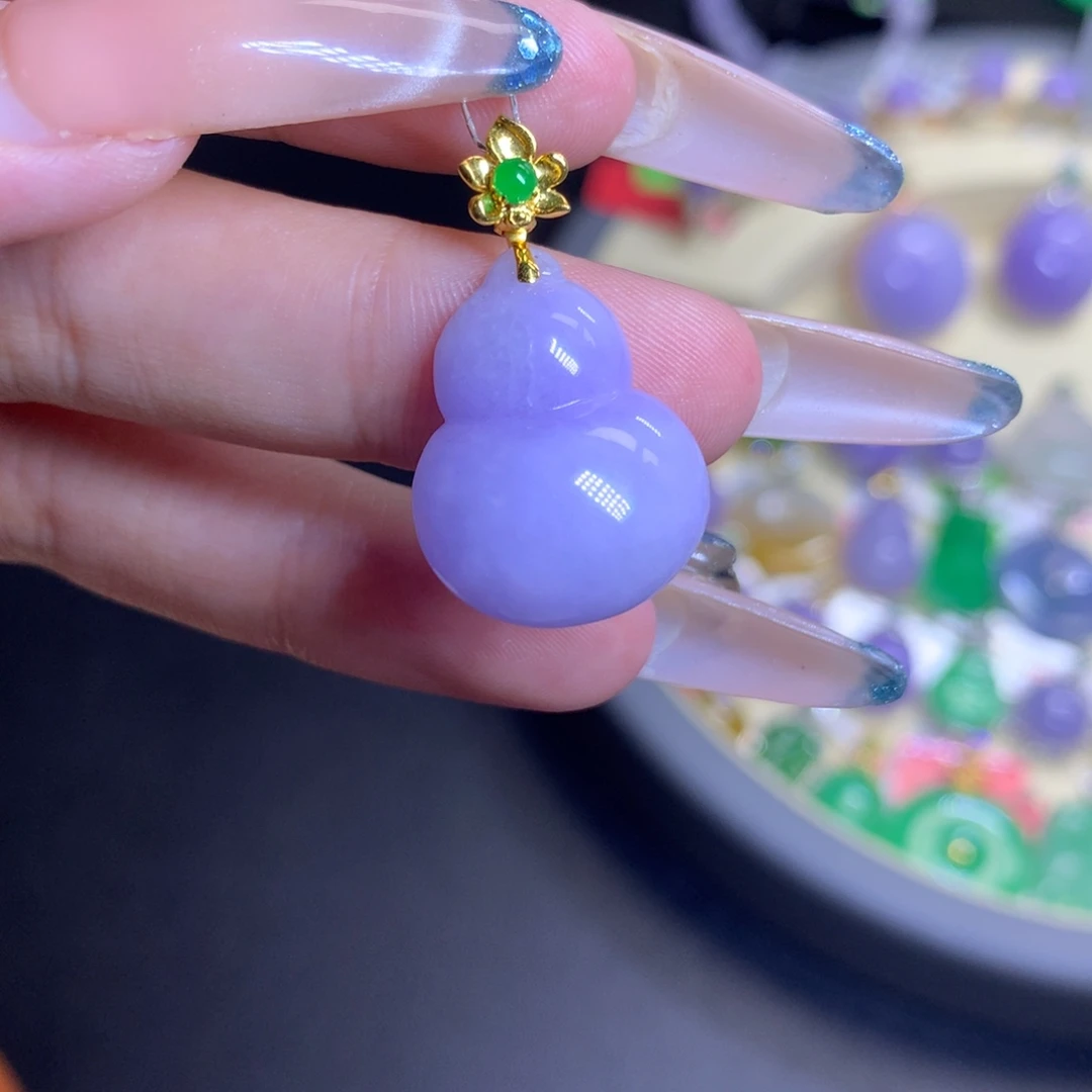 颈饰18K金镶嵌翡翠天然