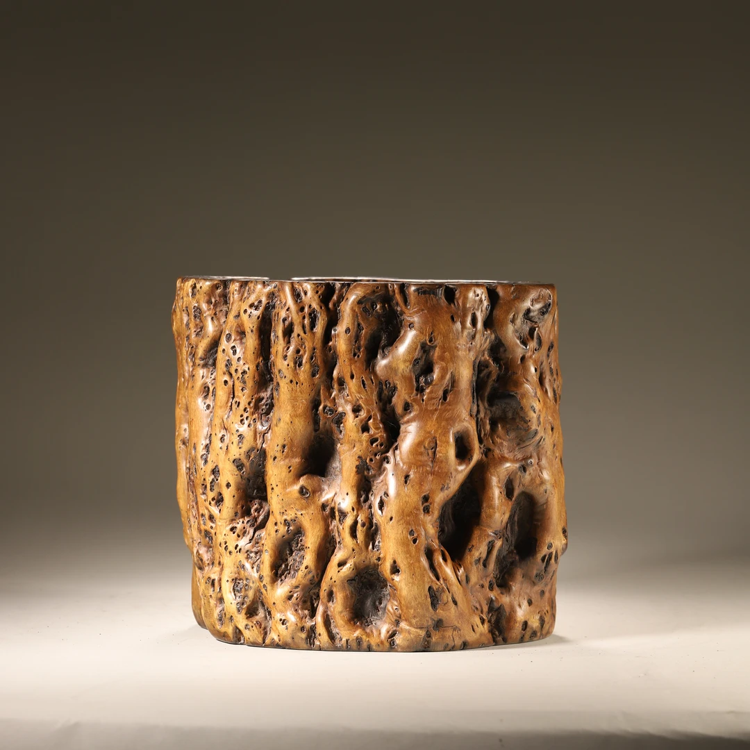 Lot03清代 随形木笔筒