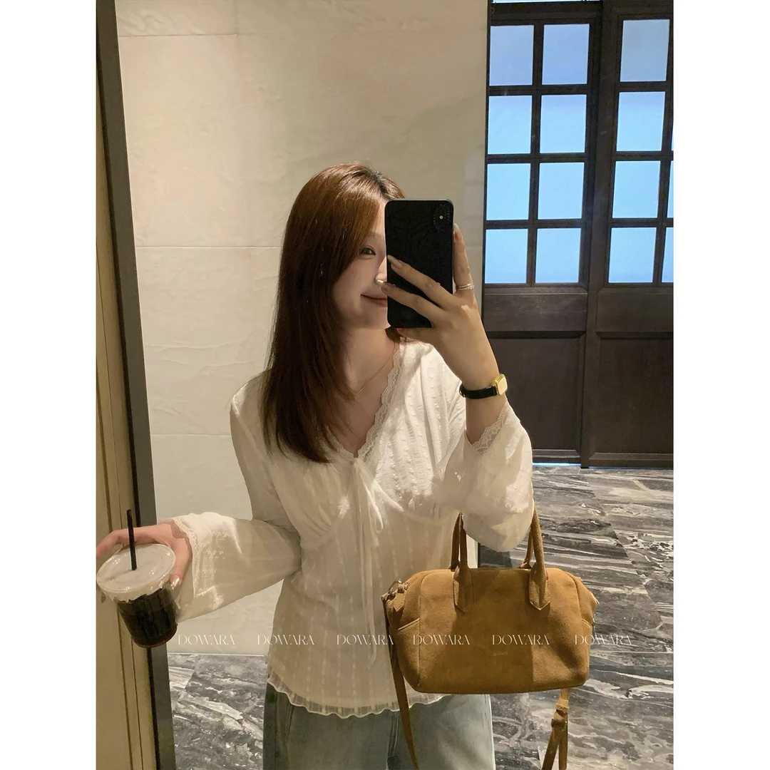 现货8902D大婉酱微胖定制显瘦拼接蕾丝花边T恤早秋设计感v领上衣