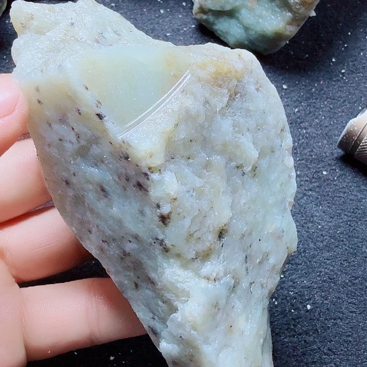 未镶嵌和田玉（糖玉）珠宝半成品