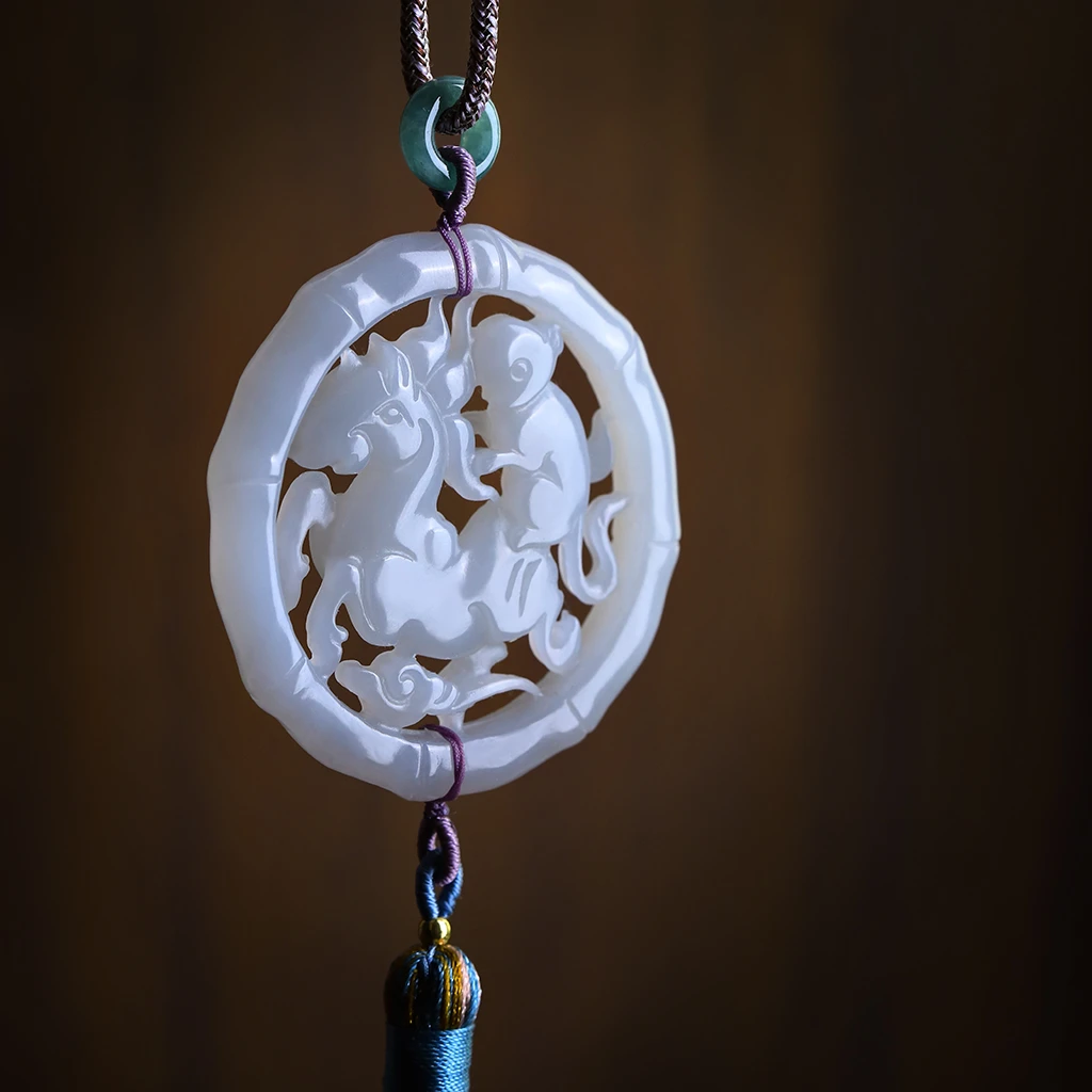 【孤品收藏】天然和田玉烟紫马上封猴吊坠手工雕刻车挂饰品汉服玉佩