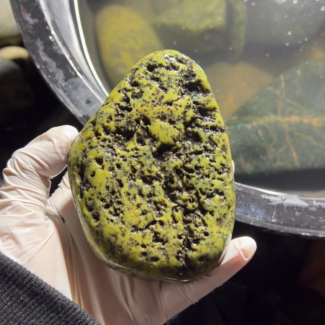 未镶嵌蛇纹石玉西藏藏玉药王石?****