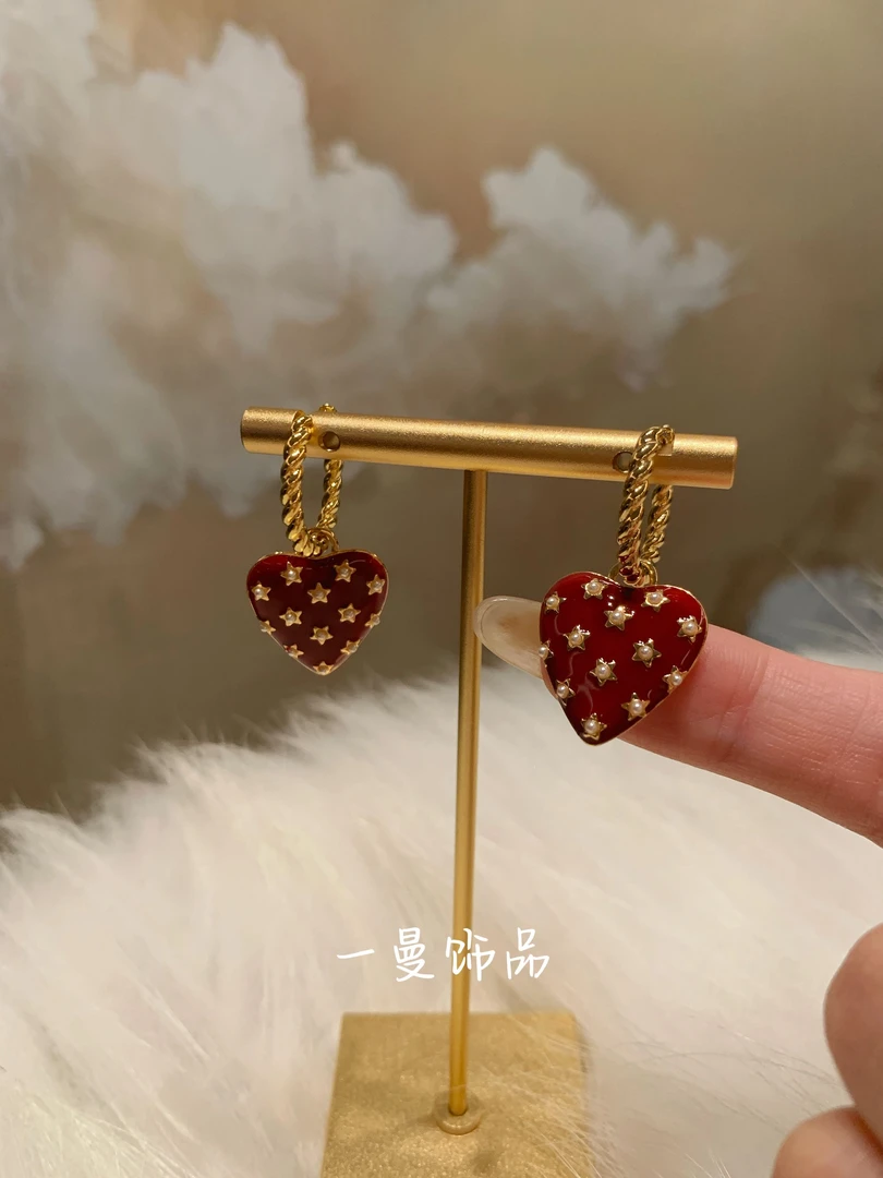 铜合金仿珍珠耳饰 意式复古田园风星星点缀红色爱心耳圈MZ4272