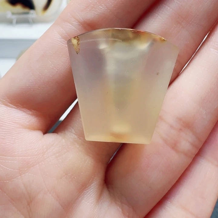 玛瑙/玉髓未镶嵌珠宝奇石